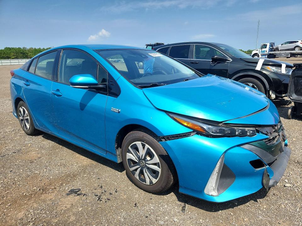 Photo 4 from auction – 2017 TOYOTA PRIUS PRIME with VIN JTDKARFP7H3047616
