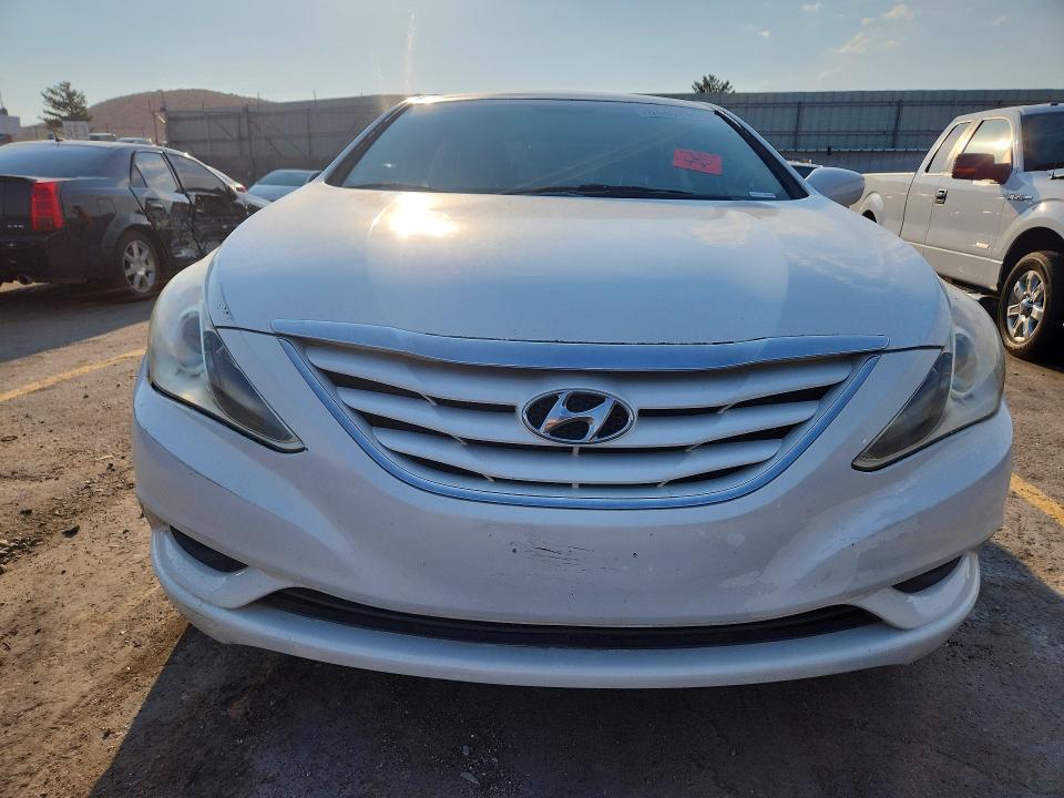 Photo 5 from auction – 2011 HYUNDAI SONATA with VIN 5NPEB4AC6BH245813