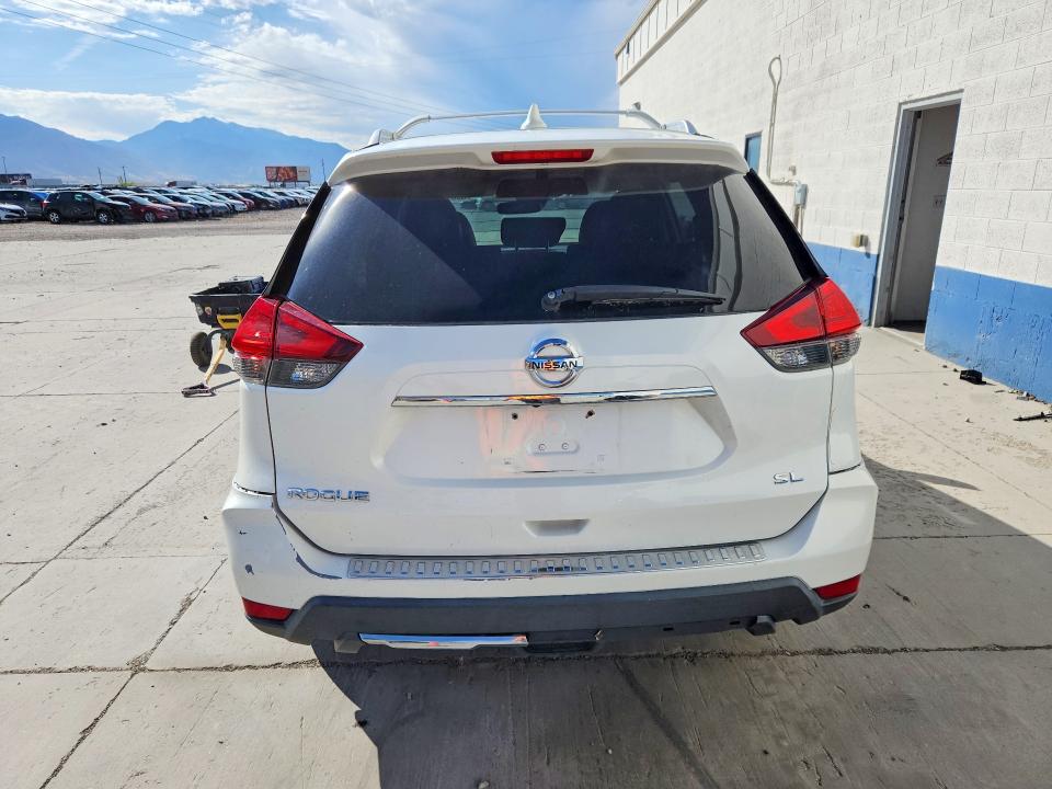Photo 6 from auction – 2017 NISSAN ROGUE with VIN JN8AT2MTXHW140341