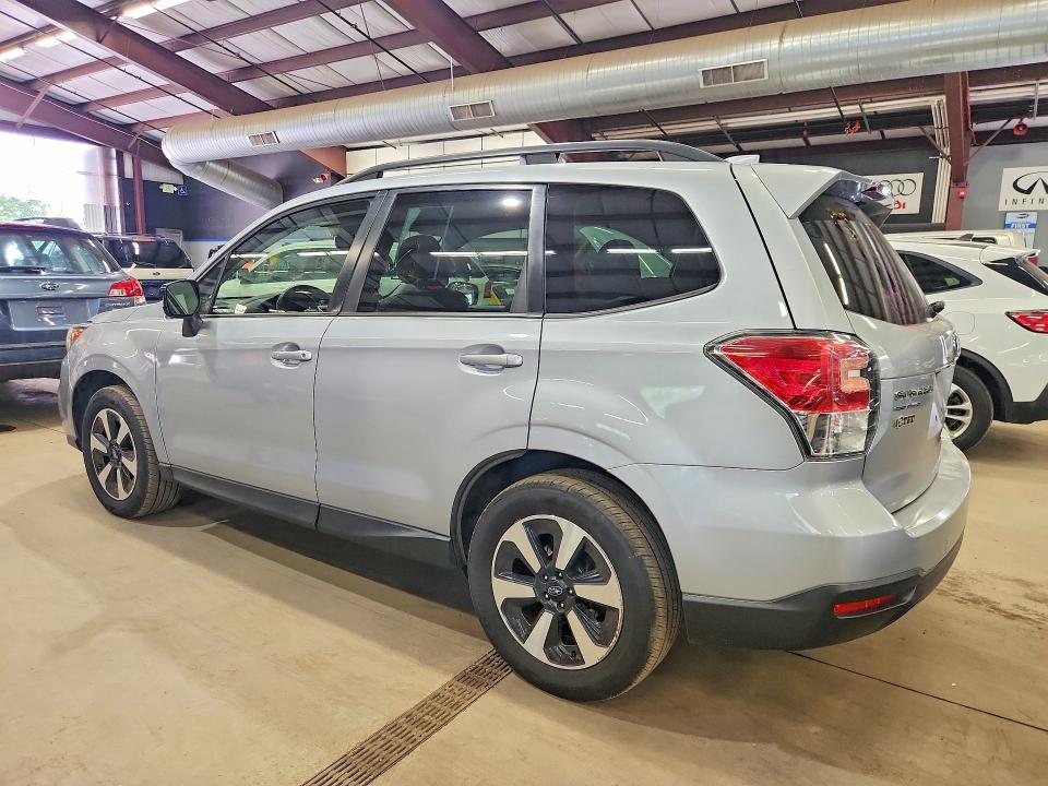 Photo 2 from auction – 2018 SUBARU FORESTER with VIN JF2SJAGC4JH404404