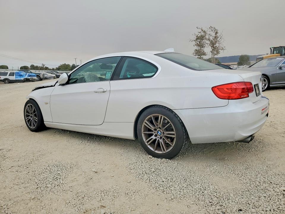 Photo 2 from auction – 2011 BMW 328 with VIN WBAKE5C54BE574294