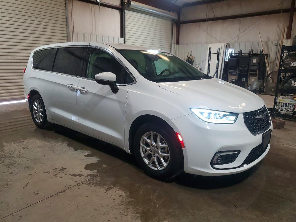 Photo 4 from auction – 2023 CHRYSLER PACIFICA with VIN 2C4RC1BG3PR620808