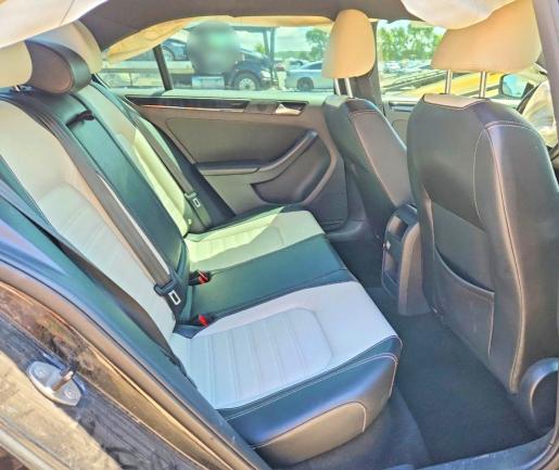Photo 10 from auction – 2015 VOLKSWAGEN JETTA with VIN 3VWD17AJ7FM203372
