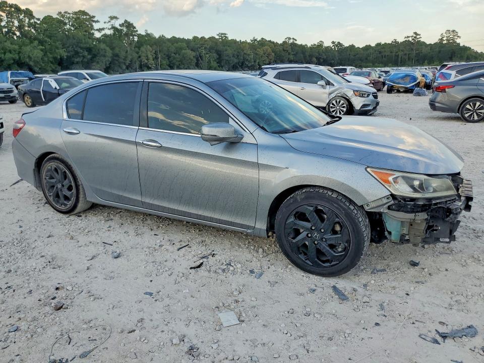 Photo 4 from auction – 2016 HONDA ACCORD with VIN 1HGCR2F89GA050073