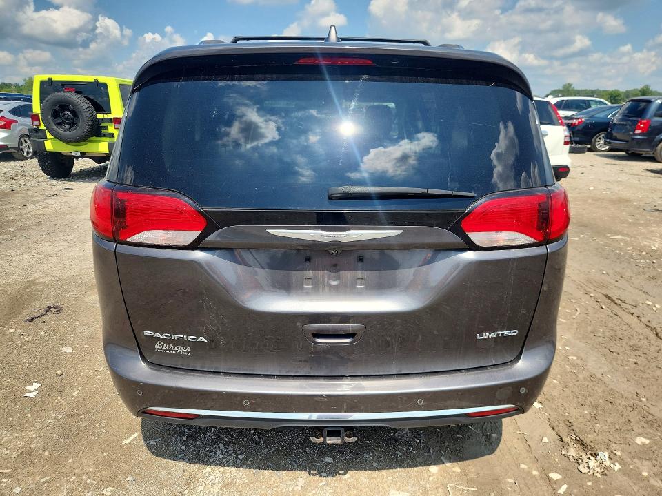 Photo 6 from auction – 2017 CHRYSLER PACIFICA with VIN 2C4RC1GGXHR560830