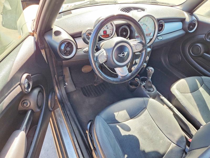 Photo 8 from auction – 2010 MINI COOPER with VIN WMWMR3C51ATU97296