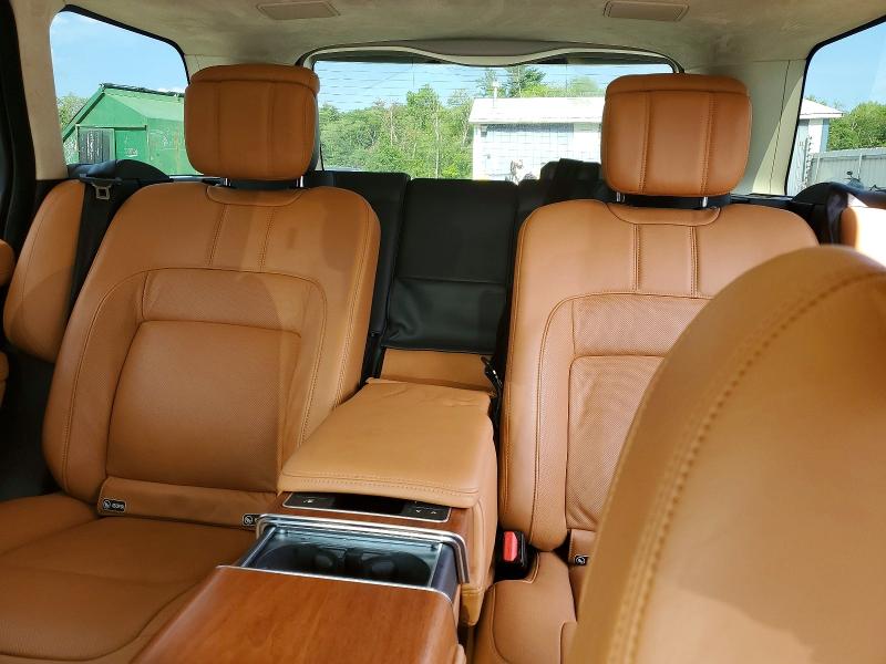 Photo 10 from auction – 2018 LAND ROVER RANGE ROVER with VIN SALGV2RE2JA503320
