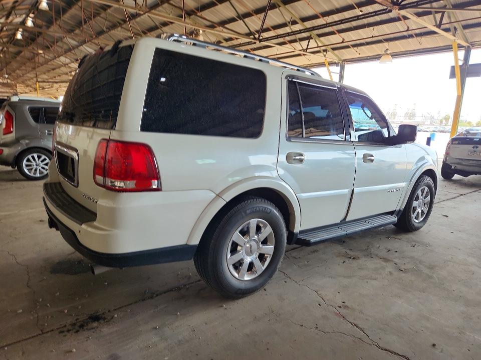 Photo 3 from auction – 2006 LINCOLN NAVIGATOR with VIN 5LMFU27536LJ12755