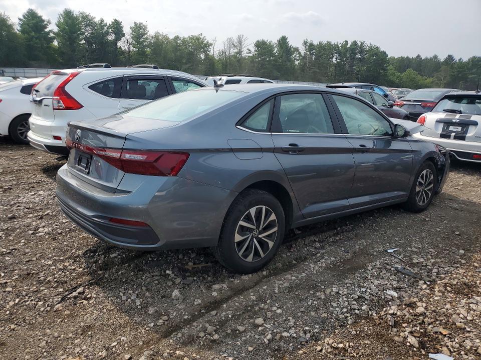 Снимка 3 от търг – 2026 VOLKSWAGEN JETTA с VIN 3VW5W7BU8TM012439