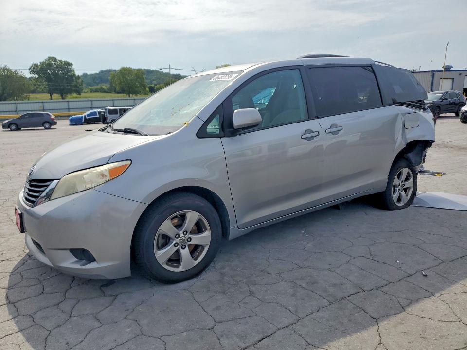 2013 TOYOTA SIENNA - Търг №66483256
