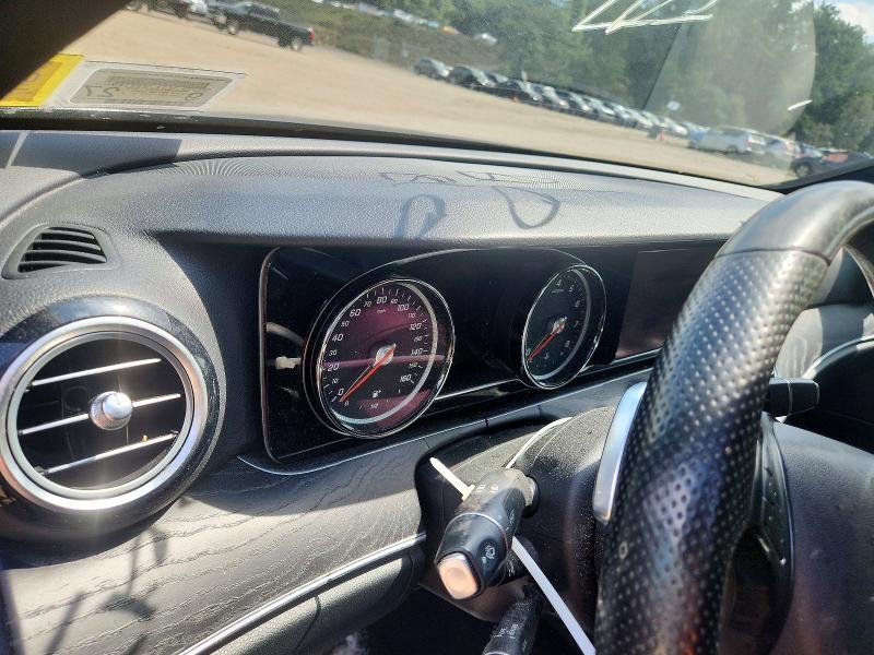 Photo 9 from auction – 2017 MERCEDES-BENZ E with VIN WDDZF4KB3HA032898