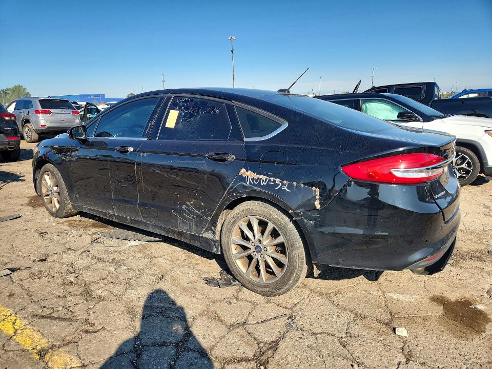 Photo 2 from auction – 2017 FORD FUSION with VIN 3FA6P0HDXHR348659