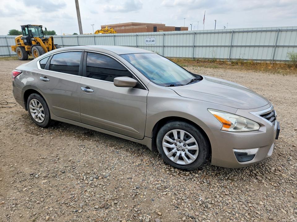 Photo 4 from auction – 2015 NISSAN ALTIMA with VIN 1N4AL3APXFC186779