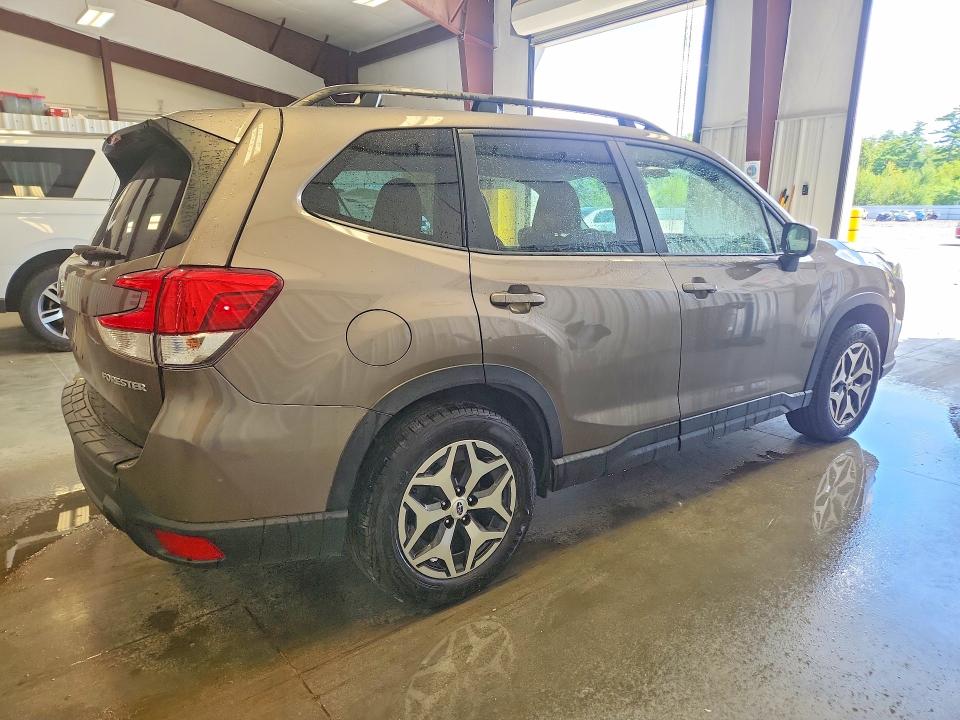 Photo 3 from auction – 2023 SUBARU FORESTER with VIN JF2SKAECXPH517203