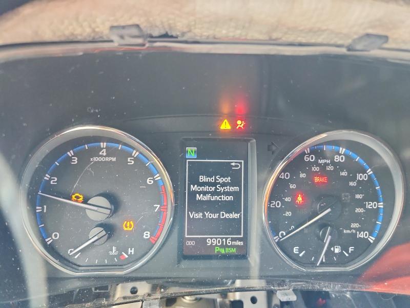 Photo 9 from auction – 2018 TOYOTA RAV4 with VIN JTMDFREV0JJ190497