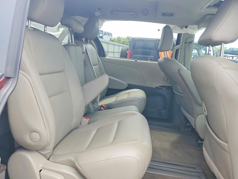 Photo 11 from auction – 2018 TOYOTA SIENNA with VIN 5TDYZ3DCXJS957328