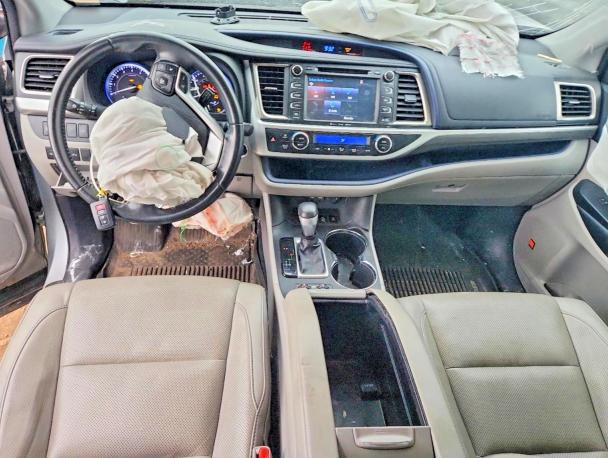 Photo 8 from auction – 2019 TOYOTA HIGHLANDER with VIN 5TDDZRFH2KS993817