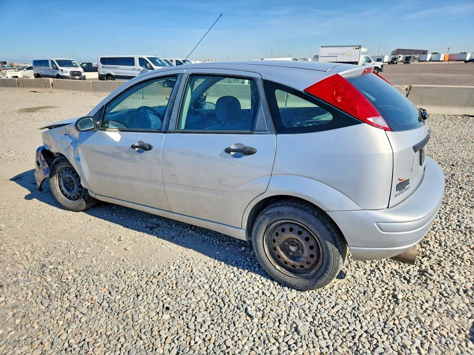 Foto 2 de la subasta – 2005 FORD FOCUS con VIN 3FAHP37N45R121578