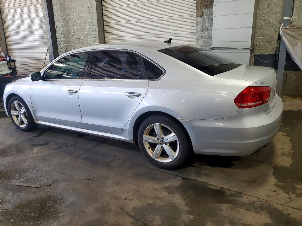 Photo 2 from auction – 2013 VOLKSWAGEN PASSAT with VIN 1VWBP7A37DC009835
