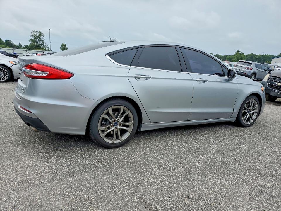 Photo 3 from auction – 2020 FORD FUSION with VIN 3FA6P0CD6LR133344