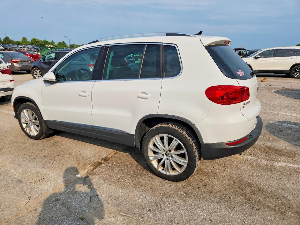 Снимка 2 от търг – 2016 VOLKSWAGEN TIGUAN с VIN WVGBV7AX5GW541210