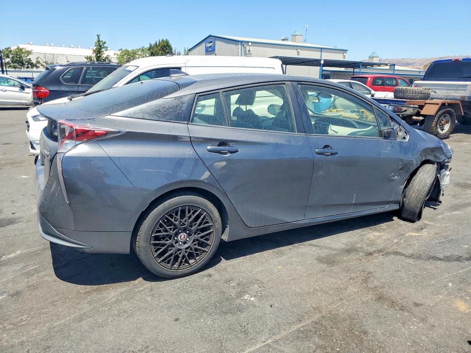 Photo 3 from auction – 2016 TOYOTA PRIUS with VIN JTDKARFUXG3006241