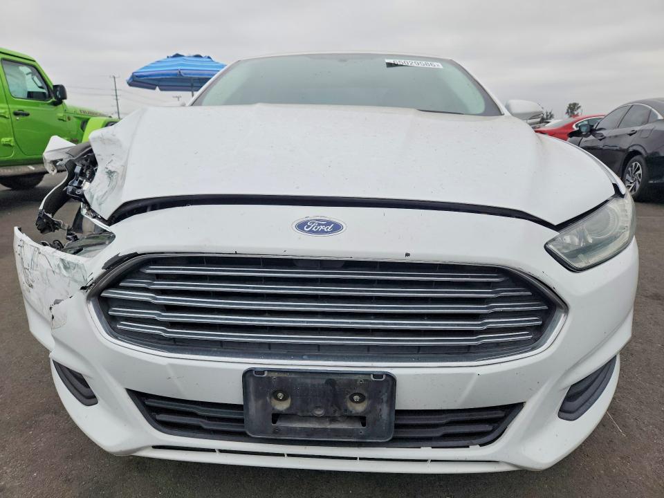 Photo 5 from auction – 2016 FORD FUSION with VIN 3FA6P0LU7GR404868