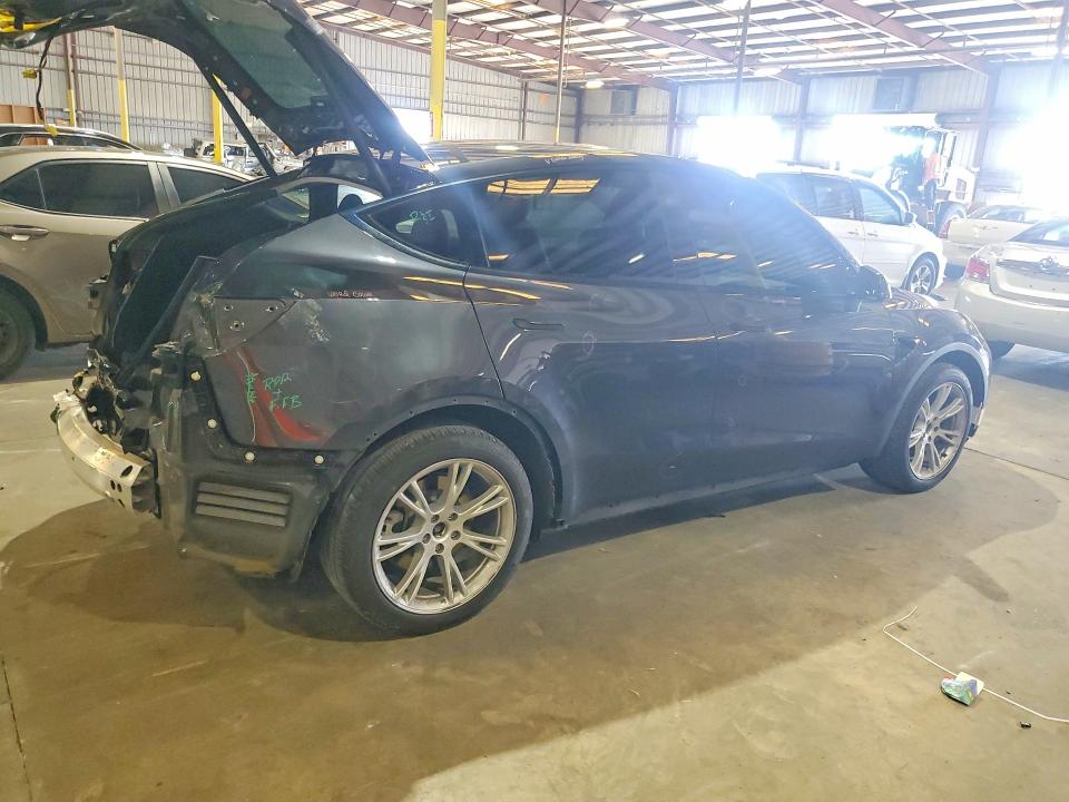 Фото 3 с аукциона – 2024 TESLA MODEL Y с VIN 7SAYGDEE3RA232861