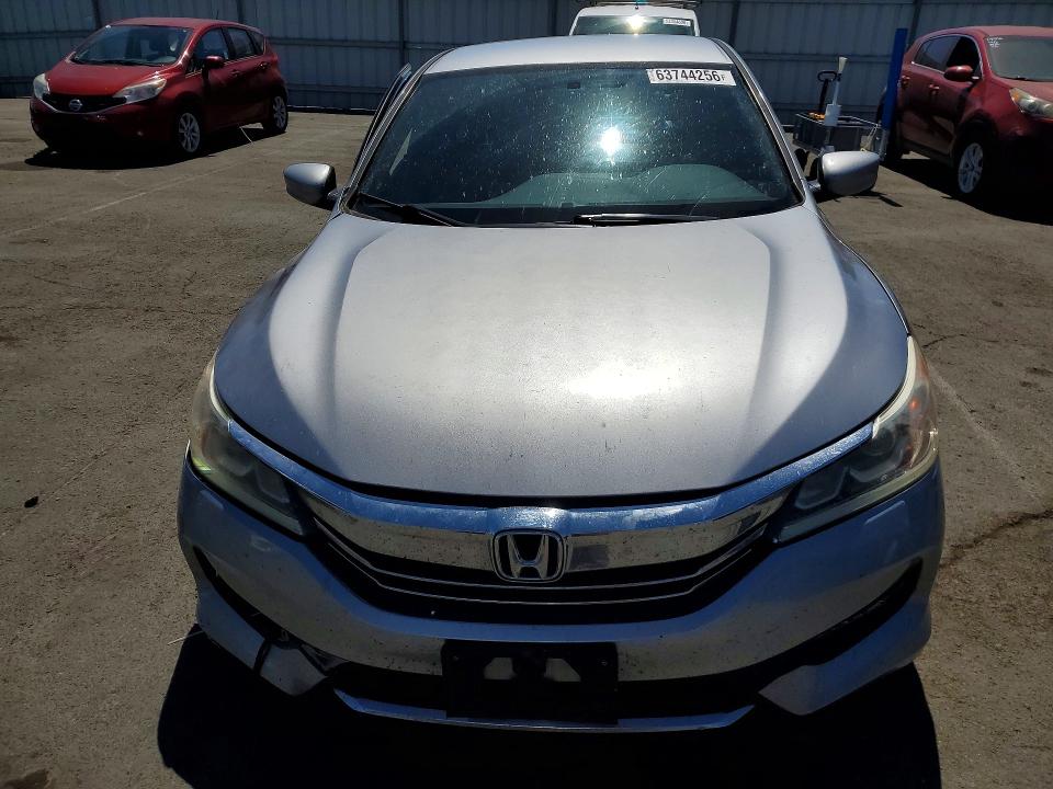 Photo 5 from auction – 2016 HONDA ACCORD with VIN 1HGCR2F57GA204737