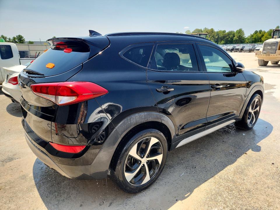 Photo 3 from auction – 2018 HYUNDAI TUCSON with VIN KM8J33A23JU812265
