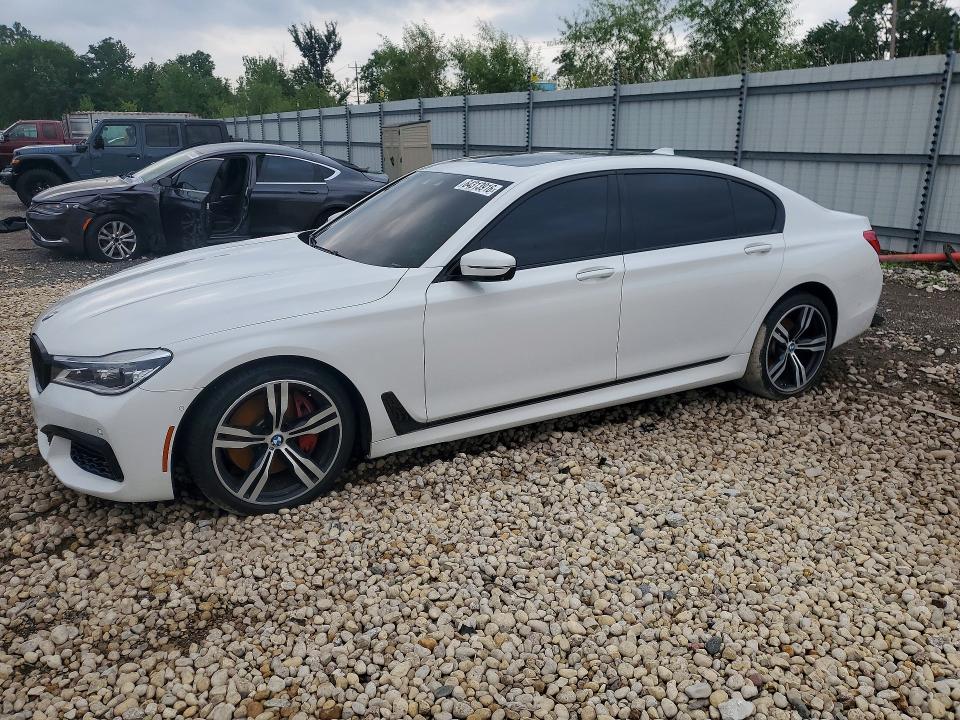 BMW 750 2018 z numerem VIN WBA7F2C59JB238416 - Zdjęcie z aukcji