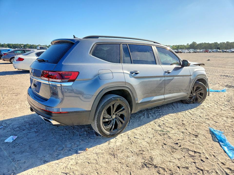 Снимка 3 от търг – 2023 VOLKSWAGEN ATLAS с VIN 1V2WR2CA2PC554244