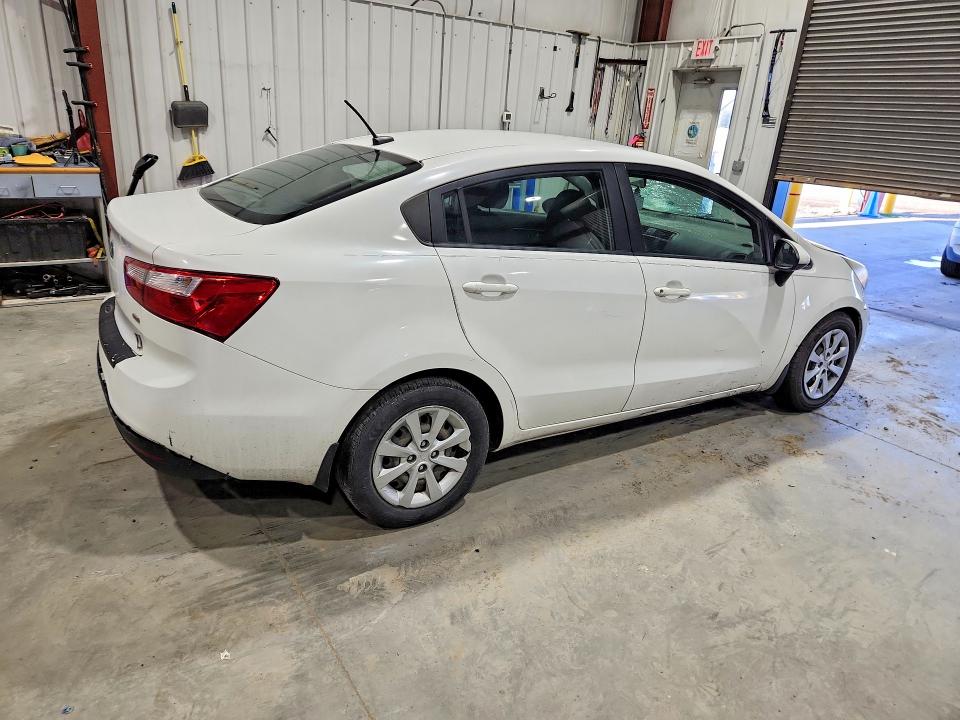 Photo 3 from auction – 2015 KIA RIO with VIN KNADM4A33F6437094