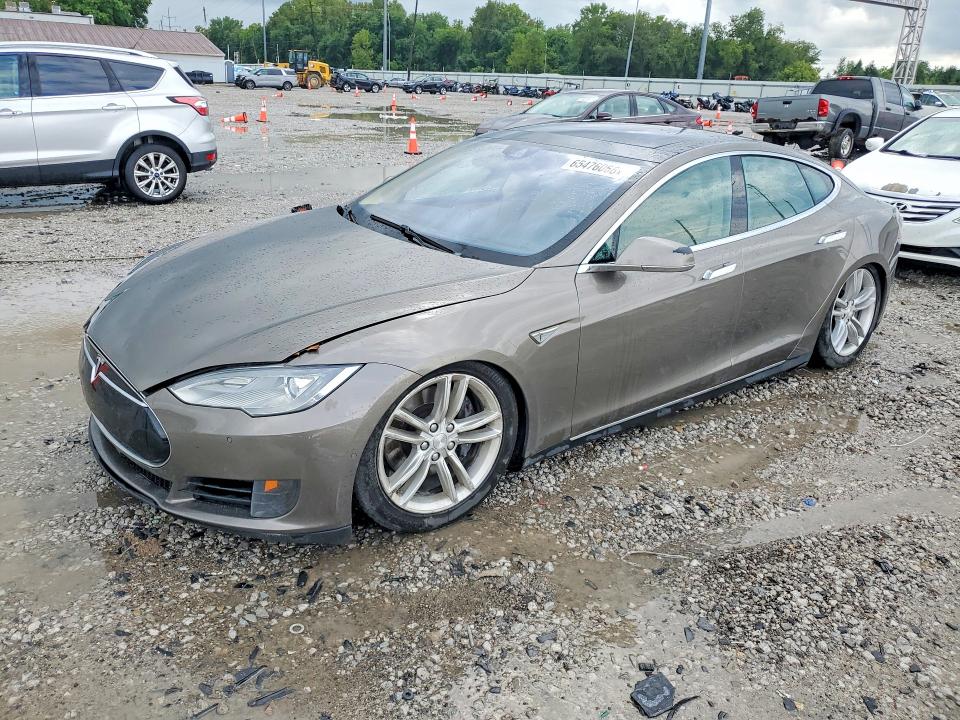 TESLA MODEL S 2015 with VIN 5YJSA1E23FF103073 - Photo from auction