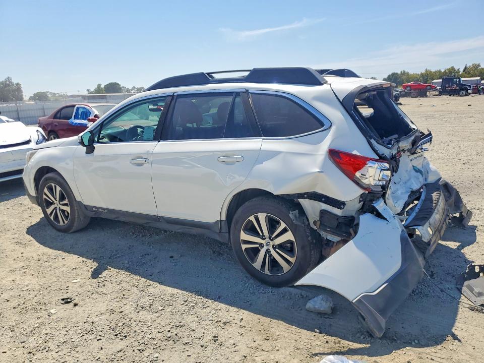 Photo 2 from auction – 2018 SUBARU OUTBACK with VIN 4S4BSANC9J3258850