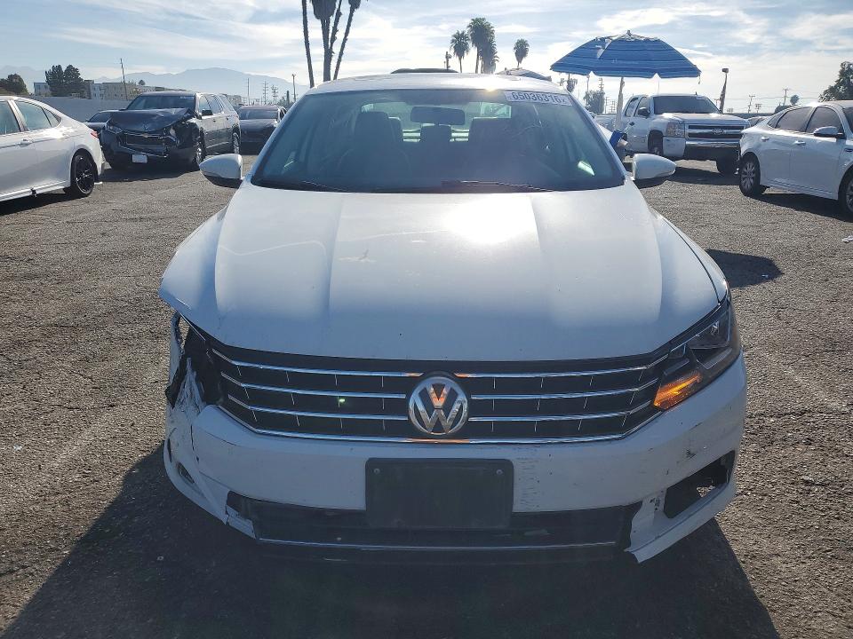 Photo 5 from auction – 2017 VOLKSWAGEN PASSAT with VIN 1VWBT7A34HC010541