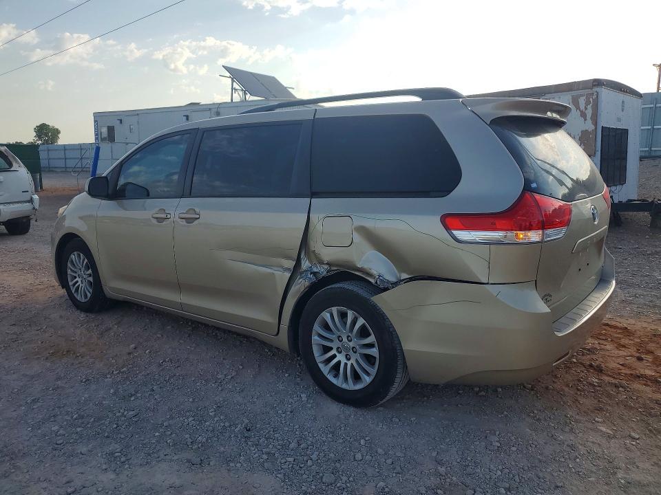 Photo 2 from auction – 2014 TOYOTA SIENNA with VIN 5TDYK3DC8ES487858