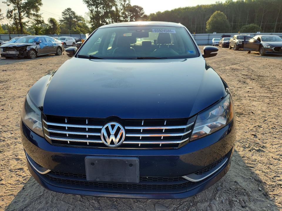 Photo 5 from auction – 2013 VOLKSWAGEN PASSAT with VIN 1VWBP7A34DC099073