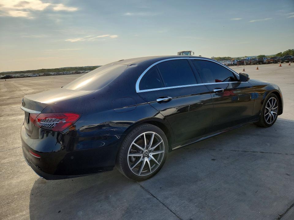 Photo 3 from auction – 2022 MERCEDES-BENZ E with VIN W1KZF8DB0NB044257