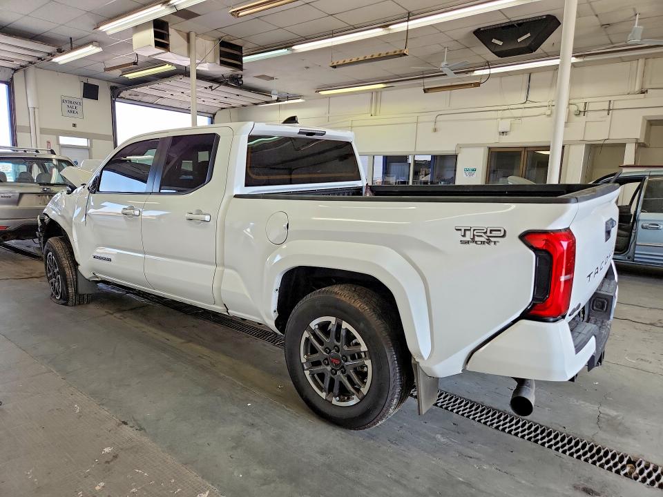 Zdjęcie 2 z aukcji – 2024 TOYOTA TACOMA z VIN 3TMLB5JN7RM026264