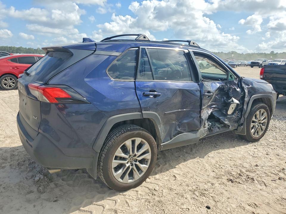 Photo 3 from auction – 2023 TOYOTA RAV4 with VIN 2T3C1RFV6PW275329