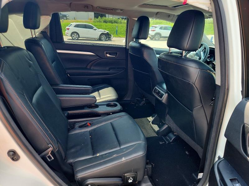 صورة رقم 11 من المزاد - 2018 TOYOTA HIGHLANDER مع VIN 5TDJZRFH5JS894930