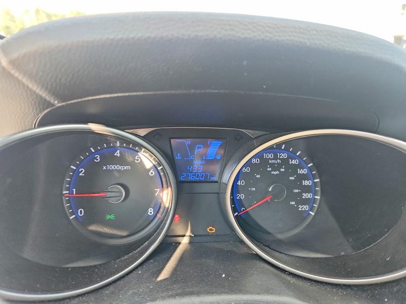 Photo 9 from auction – 2011 HYUNDAI TUCSON with VIN KM8JU3AC2BU314050