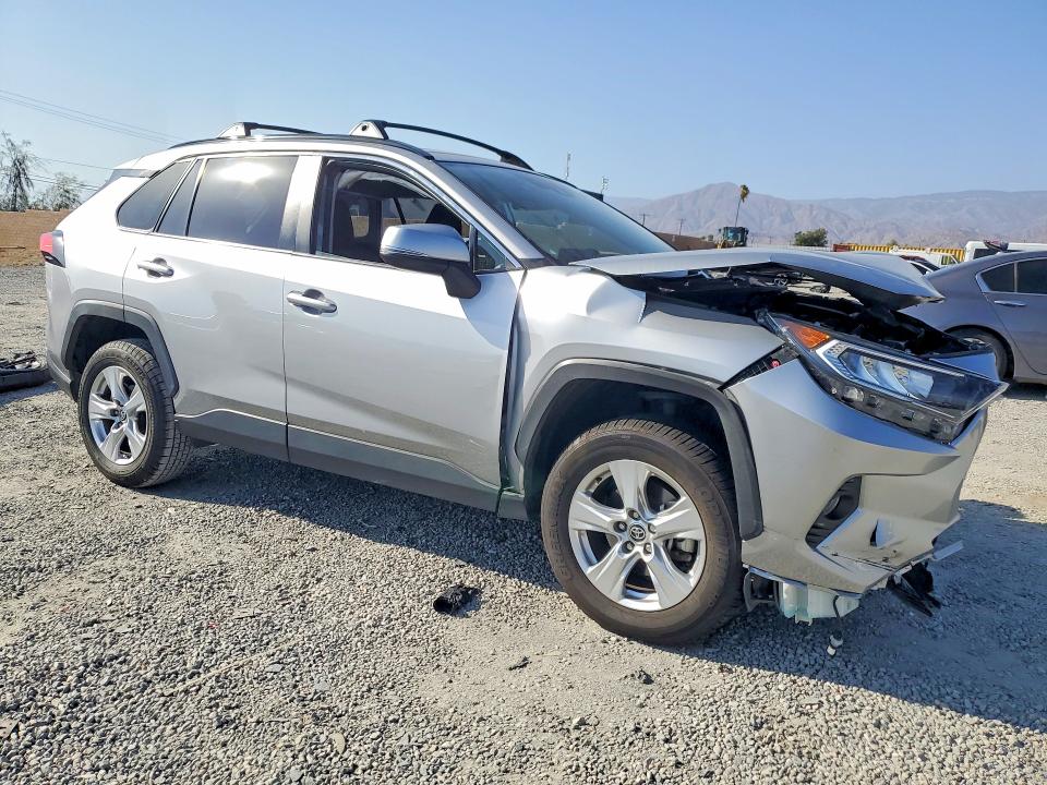 Photo 4 from auction – 2020 TOYOTA RAV4 with VIN JTMW1RFV7LJ018394