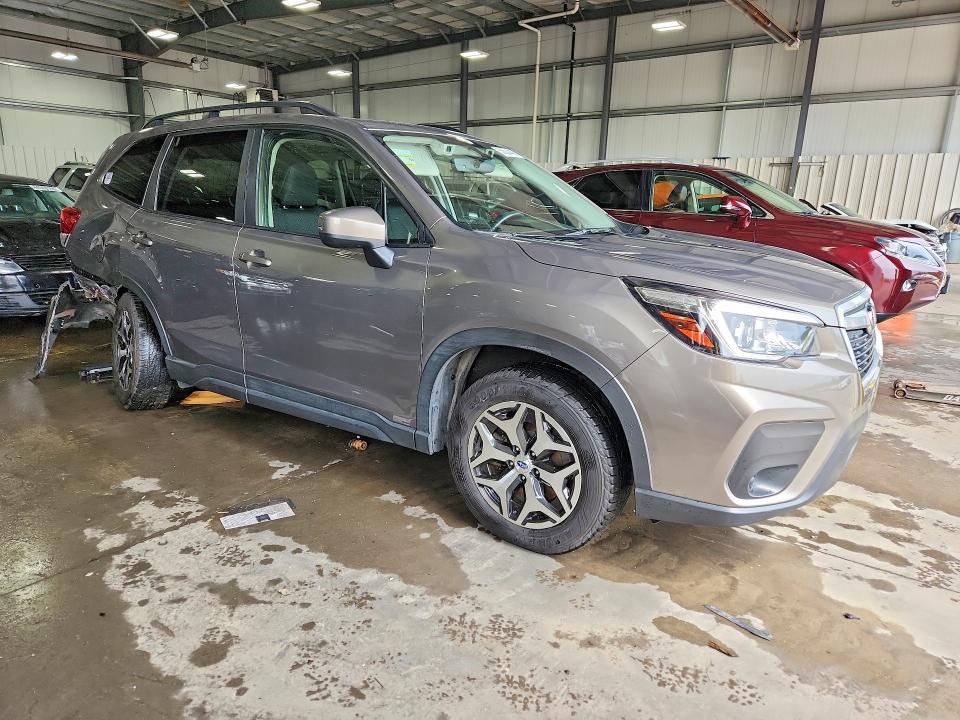 Photo 4 from auction – 2019 SUBARU FORESTER with VIN JF2SKAEC6KH568464