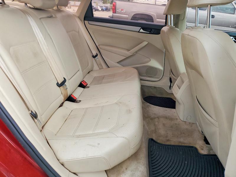 Photo 10 from auction – 2015 VOLKSWAGEN PASSAT with VIN 1VWAS7A35FC046475