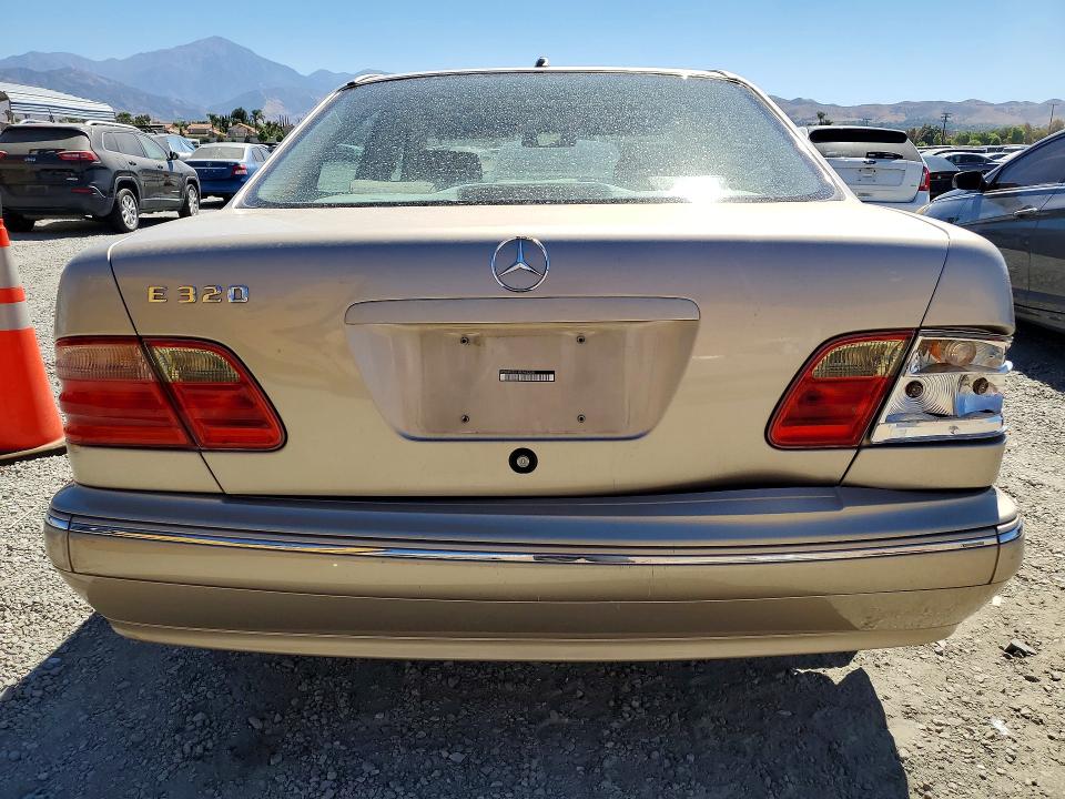 Снимка 6 от търг – 2000 MERCEDES-BENZ E с VIN WDBJF65J1YB164220