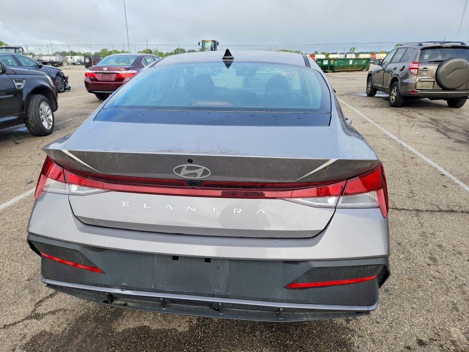 Снимка 6 от търг – 2024 HYUNDAI ELANTRA с VIN KMHLL4DG9RU781265