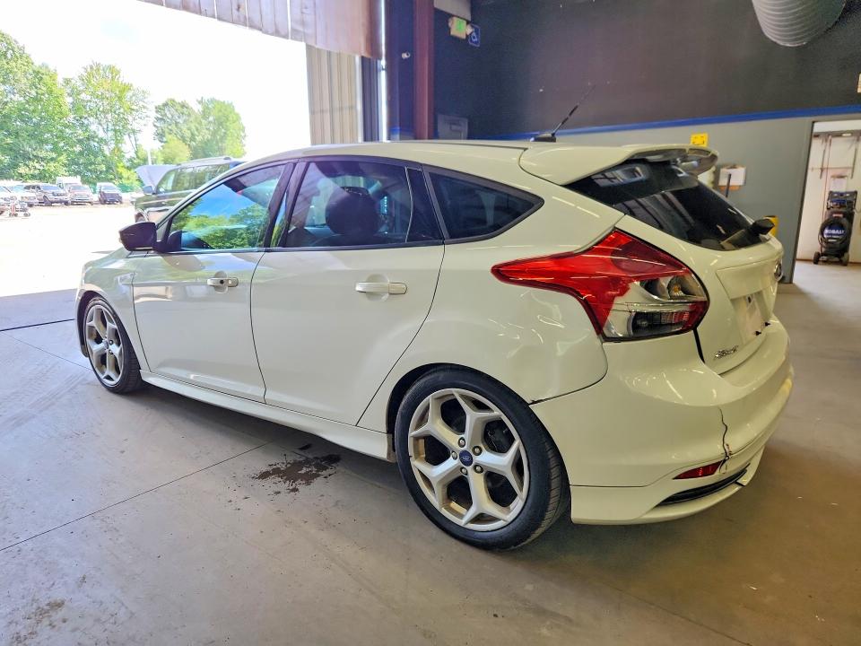 Photo 2 from auction – 2014 FORD FOCUS with VIN 1FADP3L98EL212214