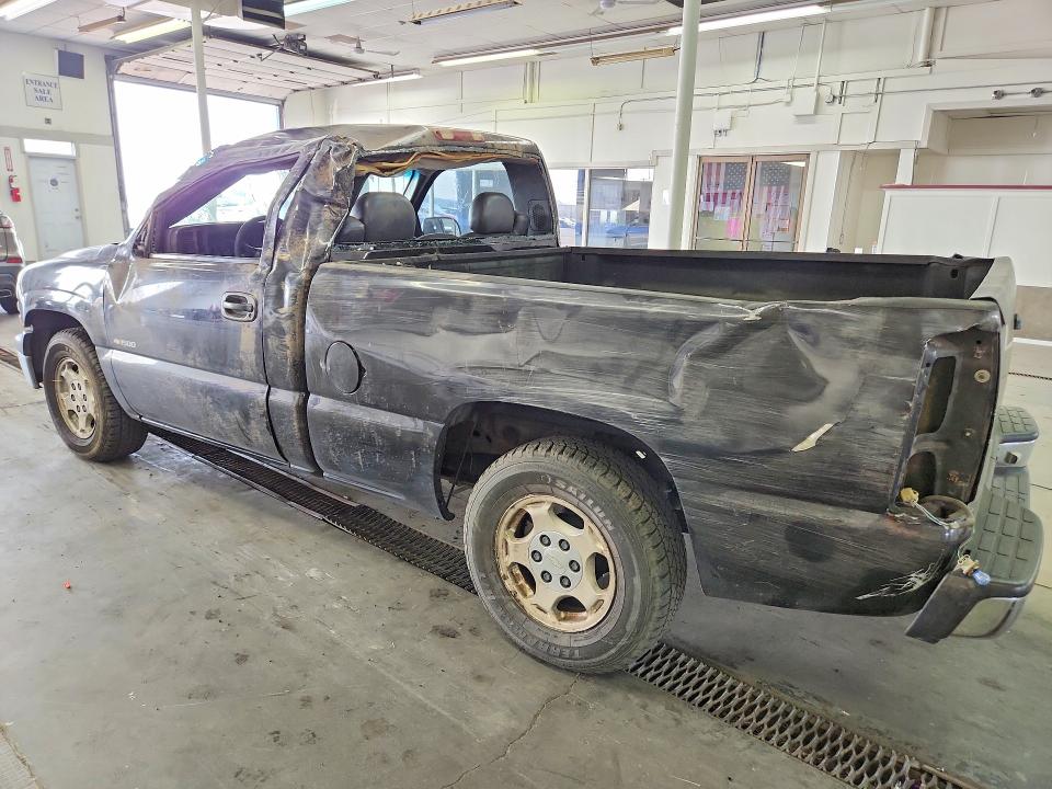 Photo 2 from auction – 2001 CHEVROLET SILVERADO with VIN 1GCEC14W81Z305826
